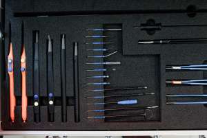 Офтальмологические микроинструменты: пинцеты, шпатели, ножи — на что смотреть при выборе